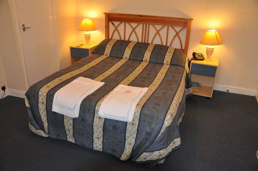The Carlton Hotel Ipswich Bagian luar foto